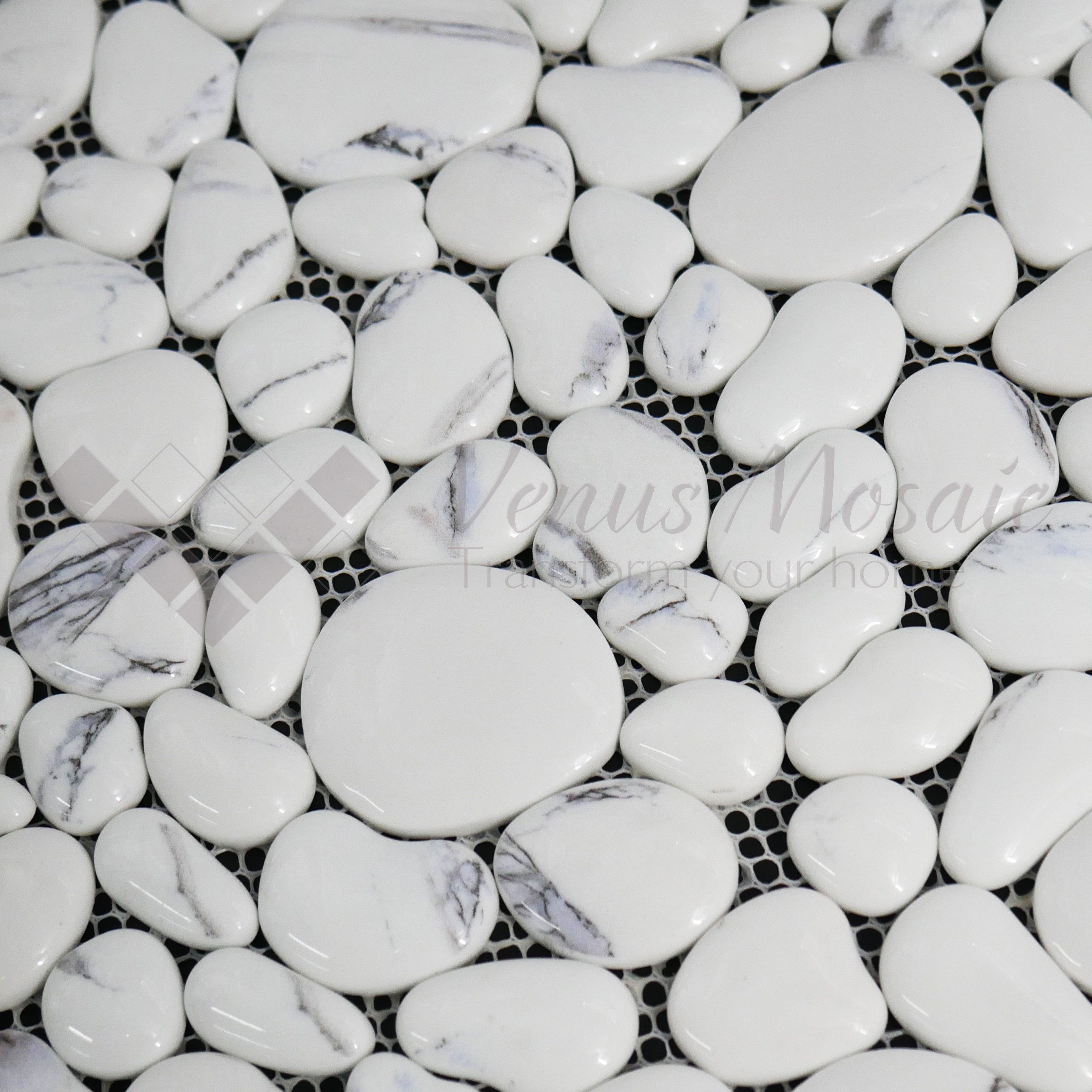 Venus Mosaic Glass Tile Pebbles