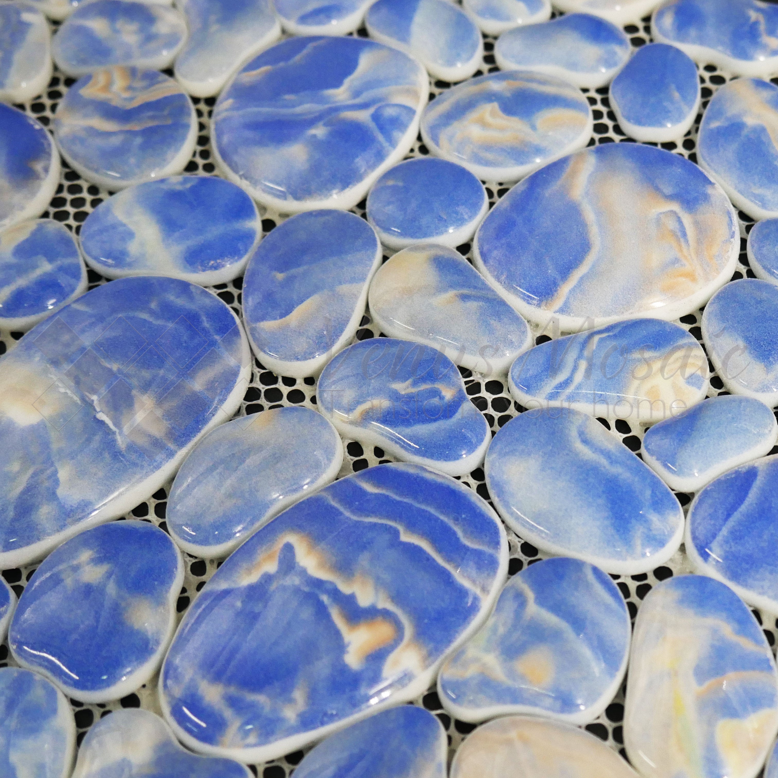 Venus Mosaic Glass Tile Pebbles